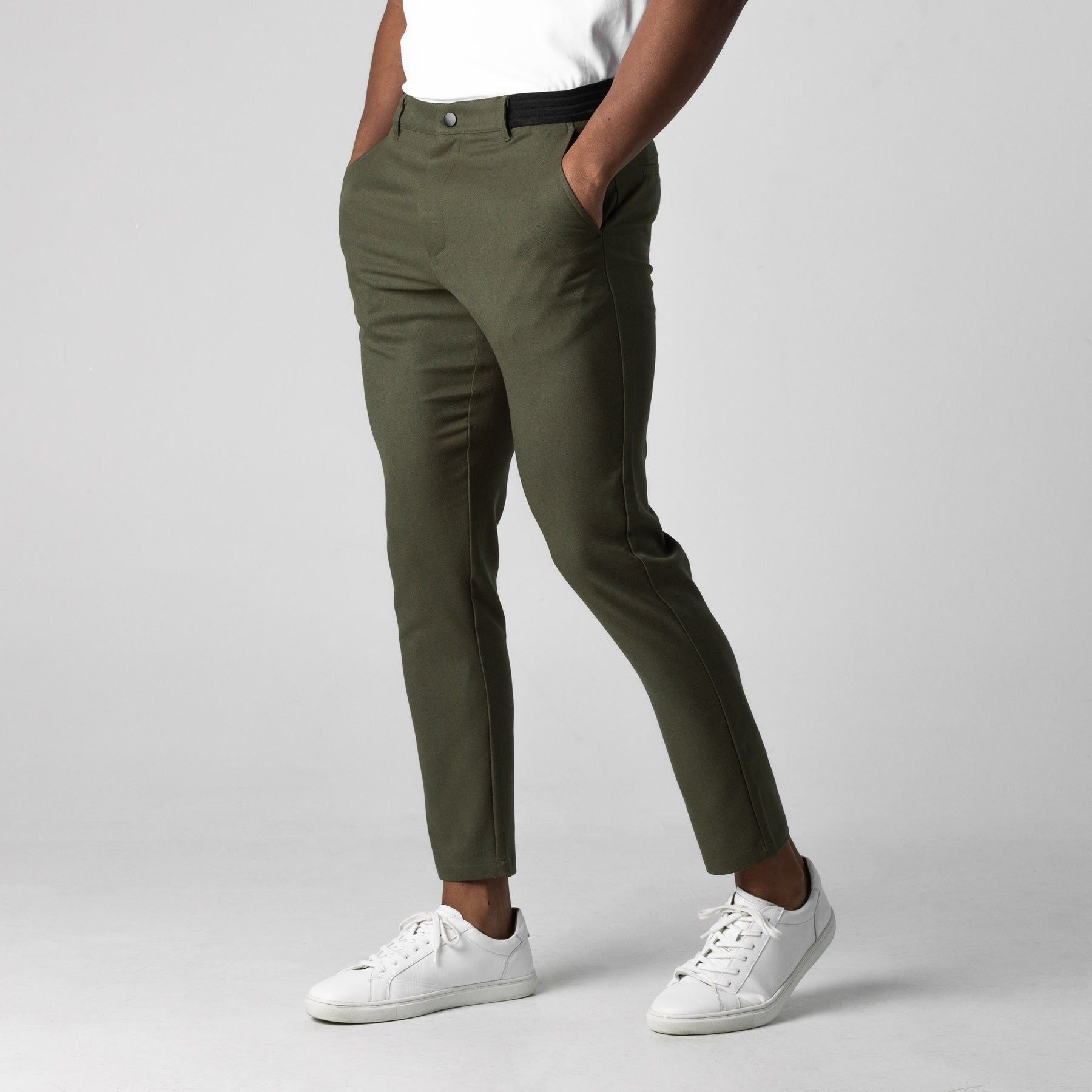Men’s Tapered Stretch Chinos With Belt Loops And Structured Waistband